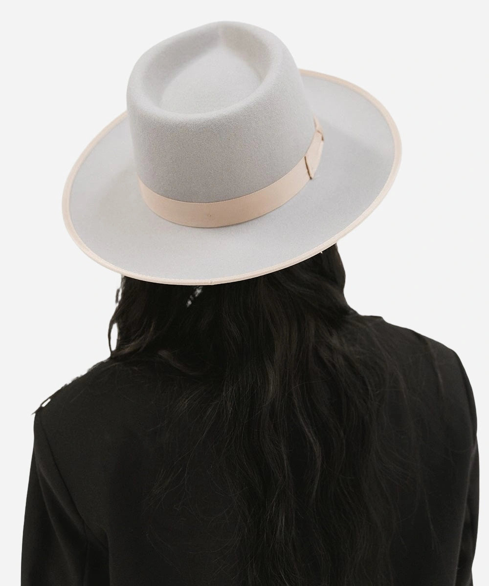 tan wool hat for women's fall outfits